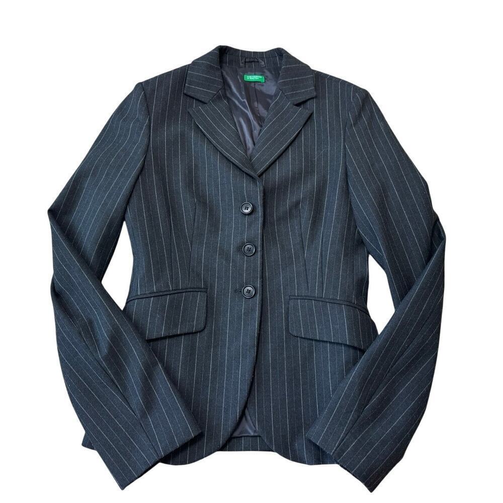 United Colors of Benetton fitted Blazer, Women's 38 (2) Black/Gray pin striped